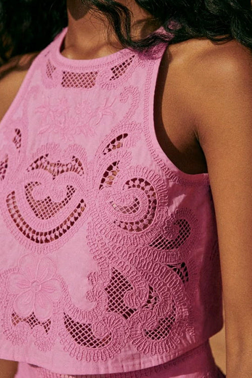 AMALFI – Sleeveless Lace Crop Top – 7497